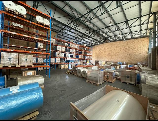 710M² WAREHOUSE TO LET IN LASER PARK